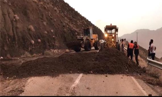 اجرای عملیات بهسازی راه‌های روستایی در خراسان‌جنوبی